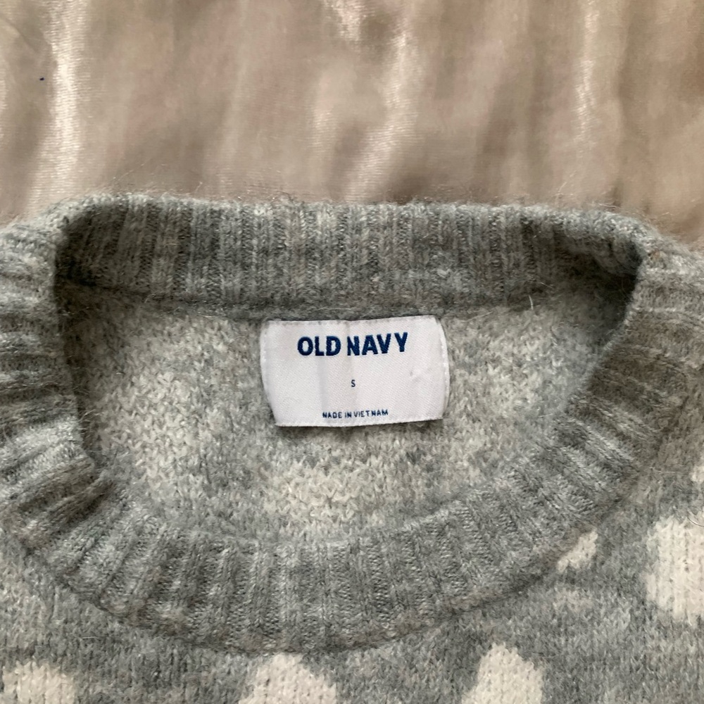 D O N A T E D 
Old Navy sweater size small 🩶 - Picture 4 of 7